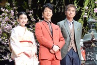 左から森川葵、野村萬斎、佐藤浩市。