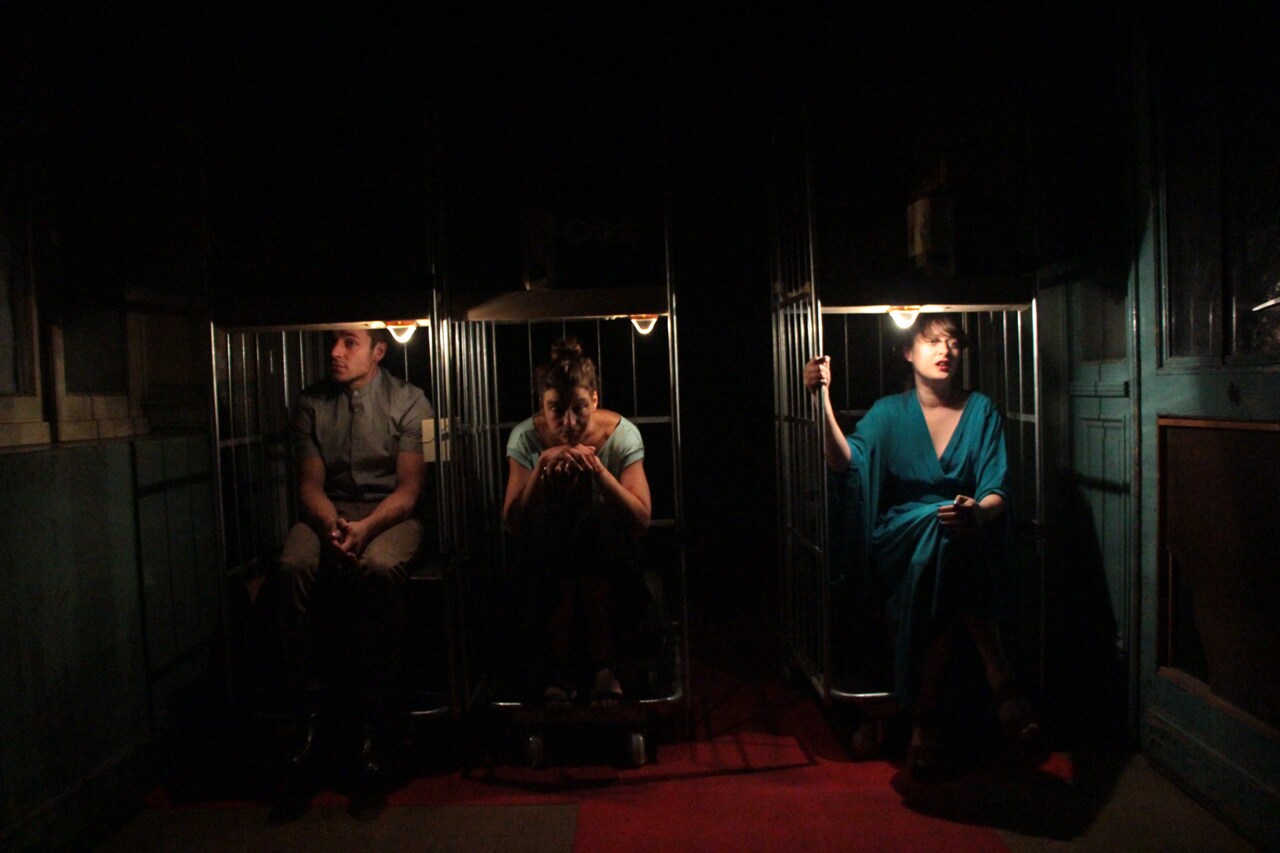 平田オリザ「思い出せない夢のいくつか」をブリュッセルINSAS卒業生が演出