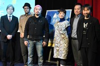 「ふじのくに→せかい演劇祭2017」発表会より。左から大岡淳、ウォーリー木下、タニノクロウ、美加理、木津潤平、宮城聰。