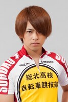 八島諒演じる青八木一。