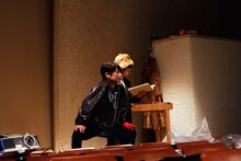 悪魔のしるし「蟹と歩く」より。(c)Akumanoshirushi