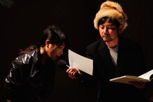 悪魔のしるし「蟹と歩く」より。(c)Akumanoshirushi