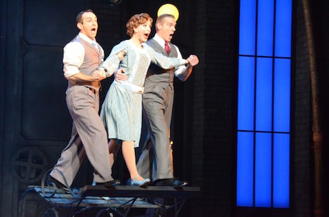 ミュージカル「SINGIN' IN THE RAIN 雨に唄えば」フォトコールより。
