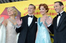 ミュージカル「SINGIN' IN THE RAIN 雨に唄えば」取材より。左からオリヴィア・ファインズ、アダム・クーパー、エイミー・エレン・リチャードソン、ステファン・アネリ。