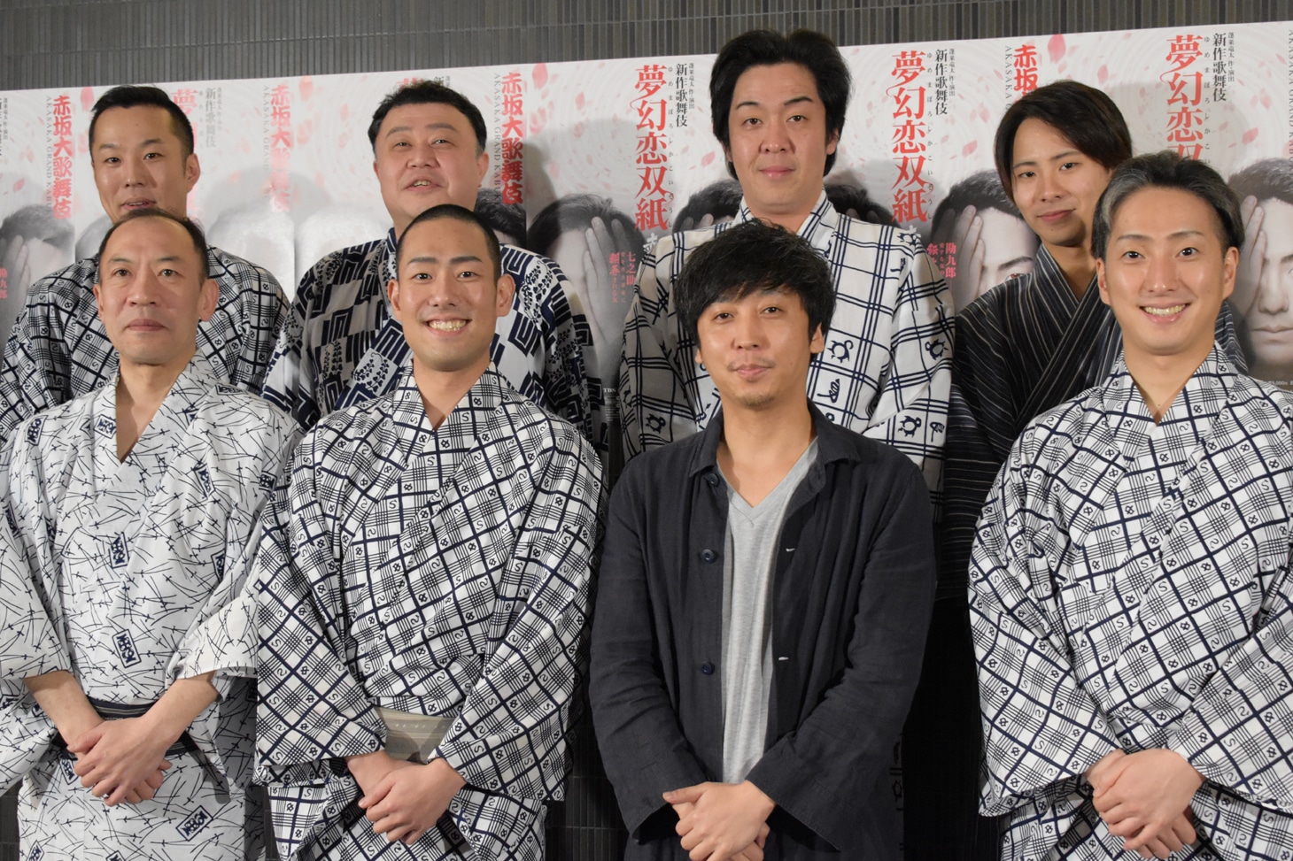 「赤坂大歌舞伎 新作歌舞伎『夢幻恋双紙 赤目の転生』」取材より。上段左から中村いてう、市川猿弥、中村亀鶴、中村鶴松。下段左から片岡亀蔵、中村勘九郎、蓬莱竜太、中村七之助。