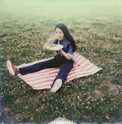 奥山由之「君の住む街」（スペースシャワーネットワーク）より、久保田紗友。