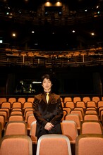 世田谷パブリックシアター開場20周年記者発表会より。野村萬斎。