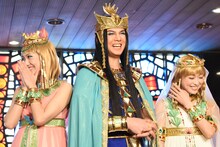 左からキャロル役の宮澤佐江、メンフィス役の浦井健治、キャロル役の新妻聖子。