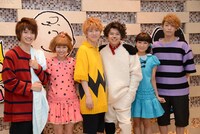 左から古田一紀、田野優花、村井良大、中川晃教、高垣彩陽、東山光明。