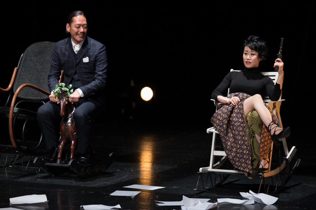 地点「ヘッダ・ガブラー」より。（撮影：坂内太）