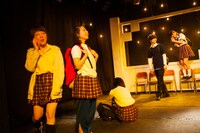 キ上の空論「幸福の黄色い10日後」より。（撮影：三宅英正）