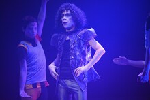 保村大和演じるタイベリアス提督。