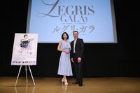 「『ルグリ・ガラ』～運命のバレエダンサー～」マニュエル・ルグリ来日記者発表より。左から浅田舞、マニュエル・ルグリ。