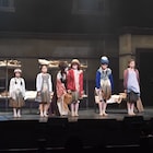美術や衣装もリニューアル!新生「アニー」の「スピーディな演出を見て」