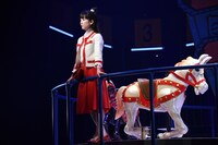 パルコ・プロデュース「サクラパパオー」公開舞台稽古より、黒川智花演じる岡部今日子。