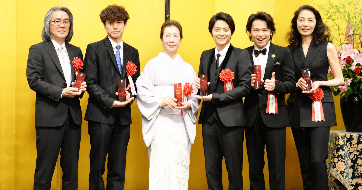 菊田一夫演劇賞授賞式、麻実れい、中川晃教、小池徹平ら喜びを語る 
