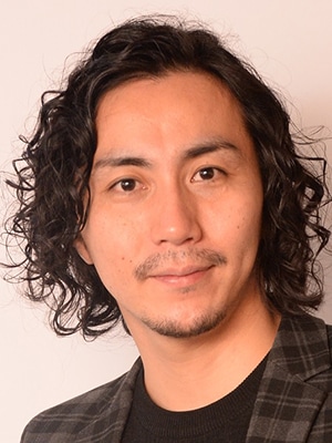 双六一役の郷本直也。