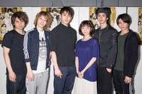 舞台「黒薔薇アリス」囲み取材より。左から、柏木佑介、杉江大志、石黒英雄、入来茉里、秋元龍太朗、野嵜豊