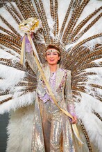 宝塚歌劇月組「モン・パリ誕生90周年 レヴューロマン『カルーセル輪舞曲』」より、轟悠。