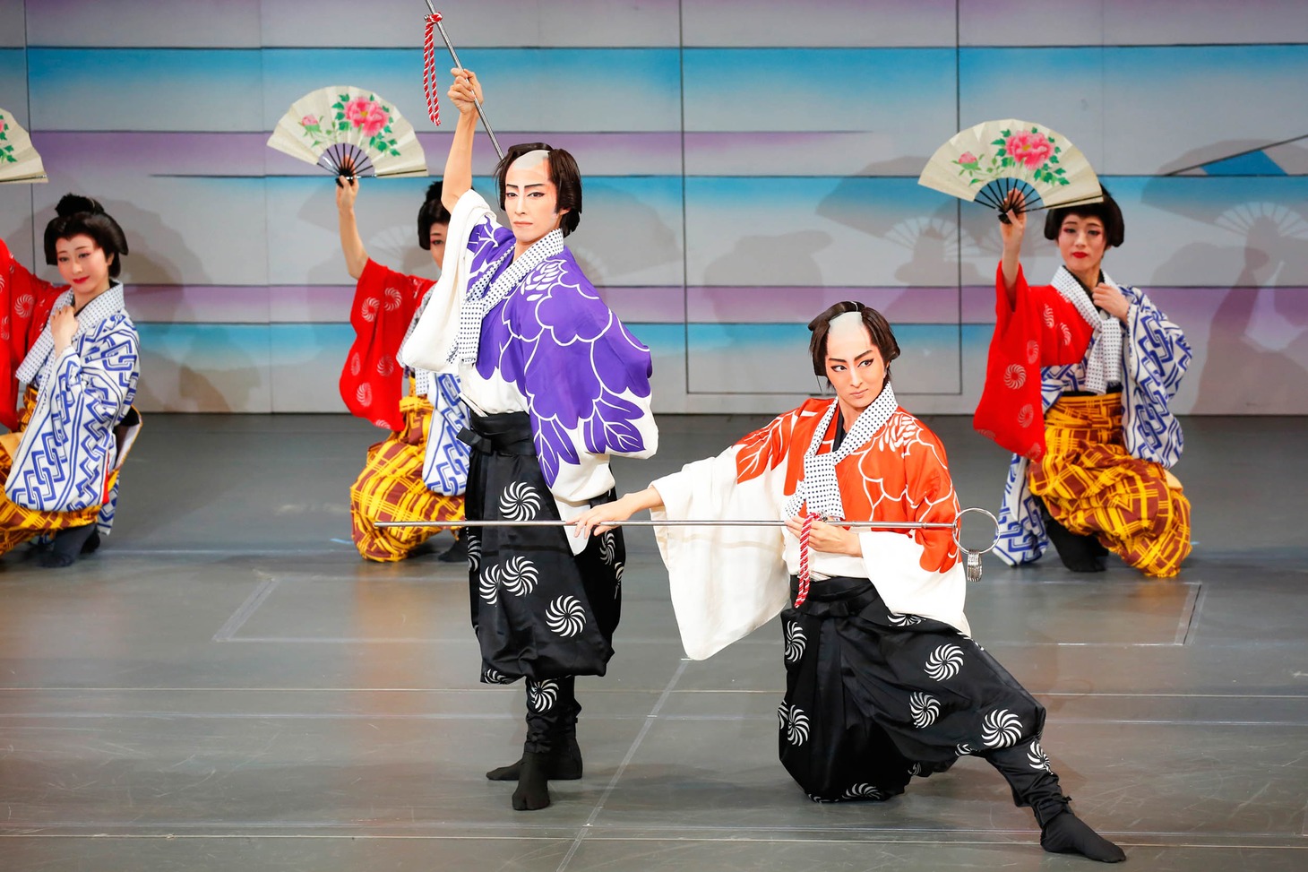 宝塚歌劇月組「宝塚ミュージカル・ロマン『長崎しぐれ坂』」より。