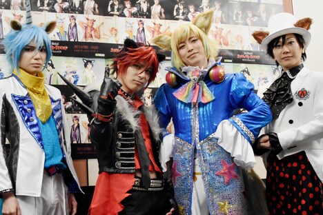 左からチタン役の糸川耀士郎、クロウ役の米原幸佑、シュウ☆ゾー役の鎌苅健太、MCのKimeru。