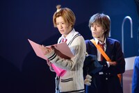 「男水！」ゲネプロより、左から赤澤燈演じる小金井晴美、神永圭佑演じる原田ダニエル。