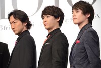 左から波岡一喜、味方良介、横田龍儀。