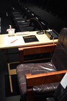 稽古場に設置された蜷川の演出席。