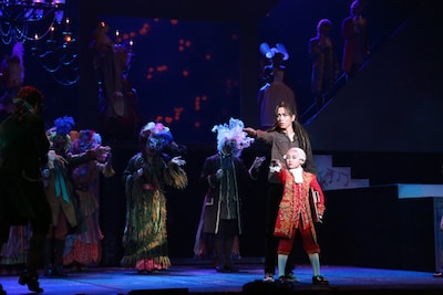 2014年上演のミュージカル「モーツァルト！」より。（写真提供：東宝演劇部）