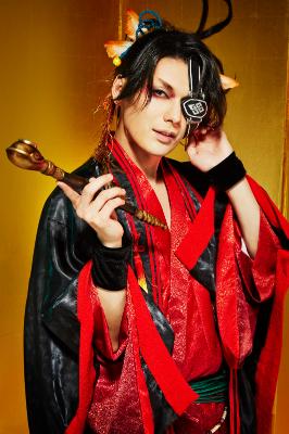 崎山つばさ演じる曇芭恋。 - 鈴木拡樹ら3人のキャラビジュ解禁「煉獄に