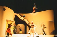 「業音」2002年初演時の様子。