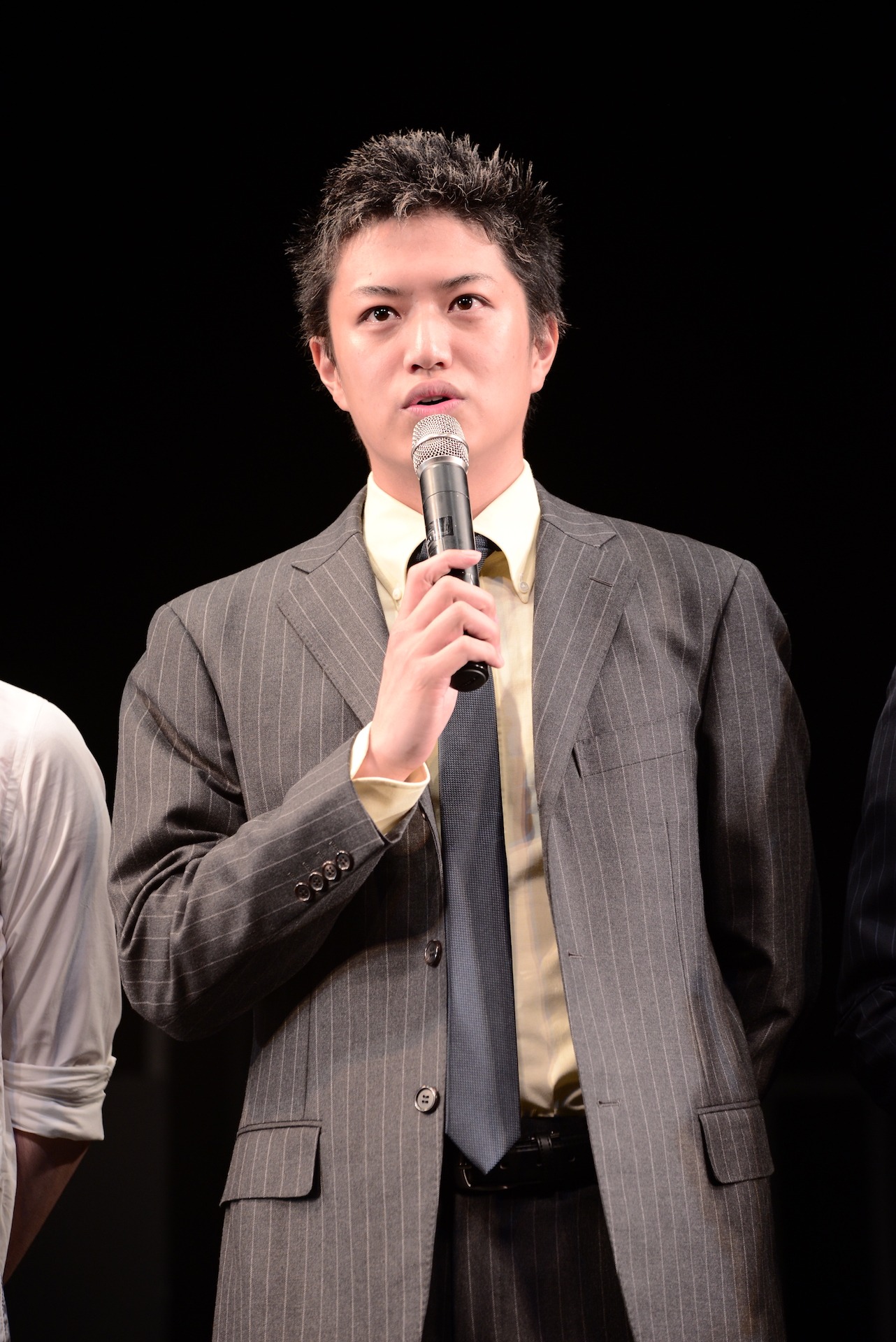 舞台「警視庁抜刀課 vol.1」囲み取材の様子。井上正大。