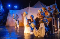 過去作品「Men of the Sea by Papermoon Puppet Theatre」より。