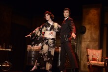 三越劇場 2017年6月公演 花形新派公演「黒蜥蜴」ゲネプロより。左からタンゴを踊る河合雪之丞と喜多村緑郎。