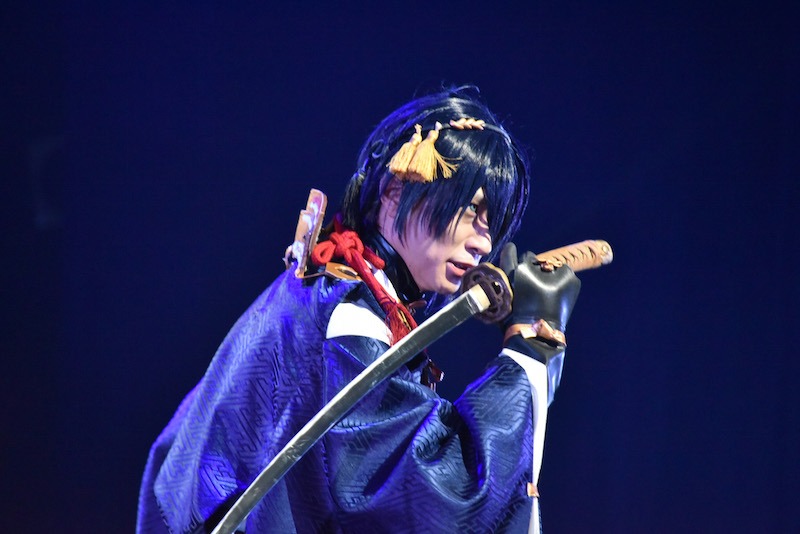 鈴木拡樹演じる三日月宗近。