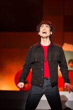 なだぎ武演じる事代作吾