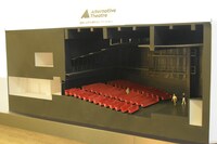 会見時に使用された客席模型。