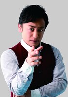 片岡愛之助演じるシドニー・ブリュール。