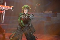 「錆色のアーマ」ゲネプロより。平田裕一郎演じる黒氷。