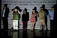 範宙遊泳 x The Tadpole Repertory「午前2時コーヒーカップサラダボウルユートピア-THIS WILL ONLY TAKE SEVERAL MINUTES-」インド公演より。