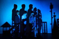 範宙遊泳 x The Tadpole Repertory「午前2時コーヒーカップサラダボウルユートピア-THIS WILL ONLY TAKE SEVERAL MINUTES-」インド公演より。