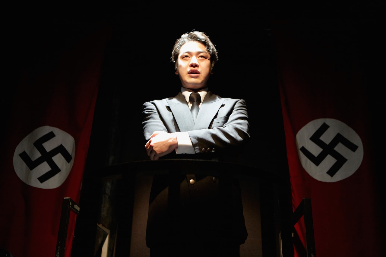 劇団チョコレートケーキ、新たなキャストで「熱狂」「あの記憶の記録」を上演