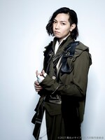 山田ジェームス武演じるサリュート。