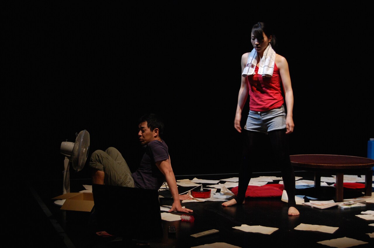 2014年に上演された「渇いた蜃気楼」より。（撮影：築地静香）