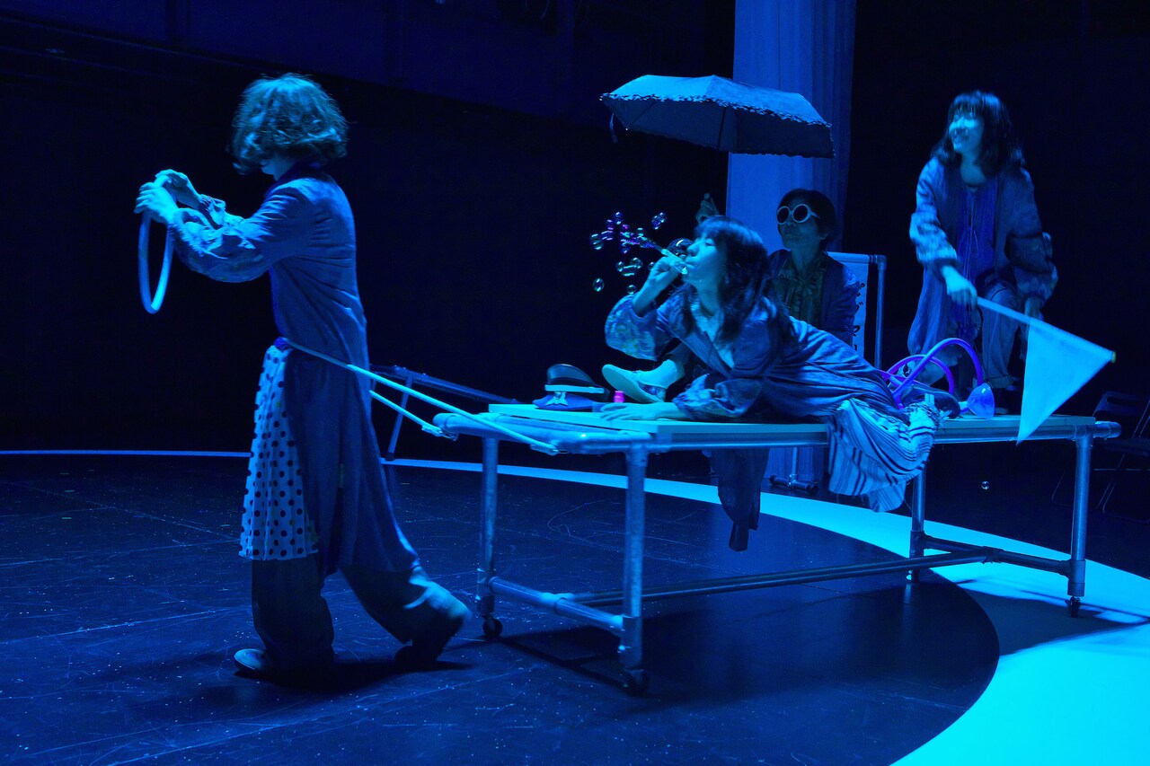 サンプル現体制での最終公演「ブリッジ」が開幕、雑誌「サンプル」発行も