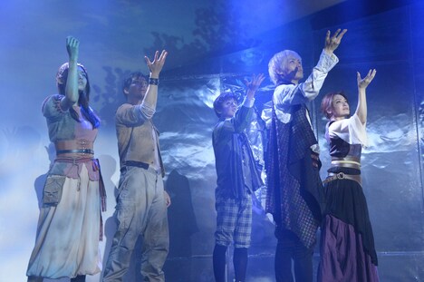 「オーバーリング・ギフト」公開ゲネプロより。