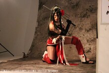 舞台「BRAVE10」のビジュアル撮影中の様子。立道梨緒奈演じる石川五右衛門。