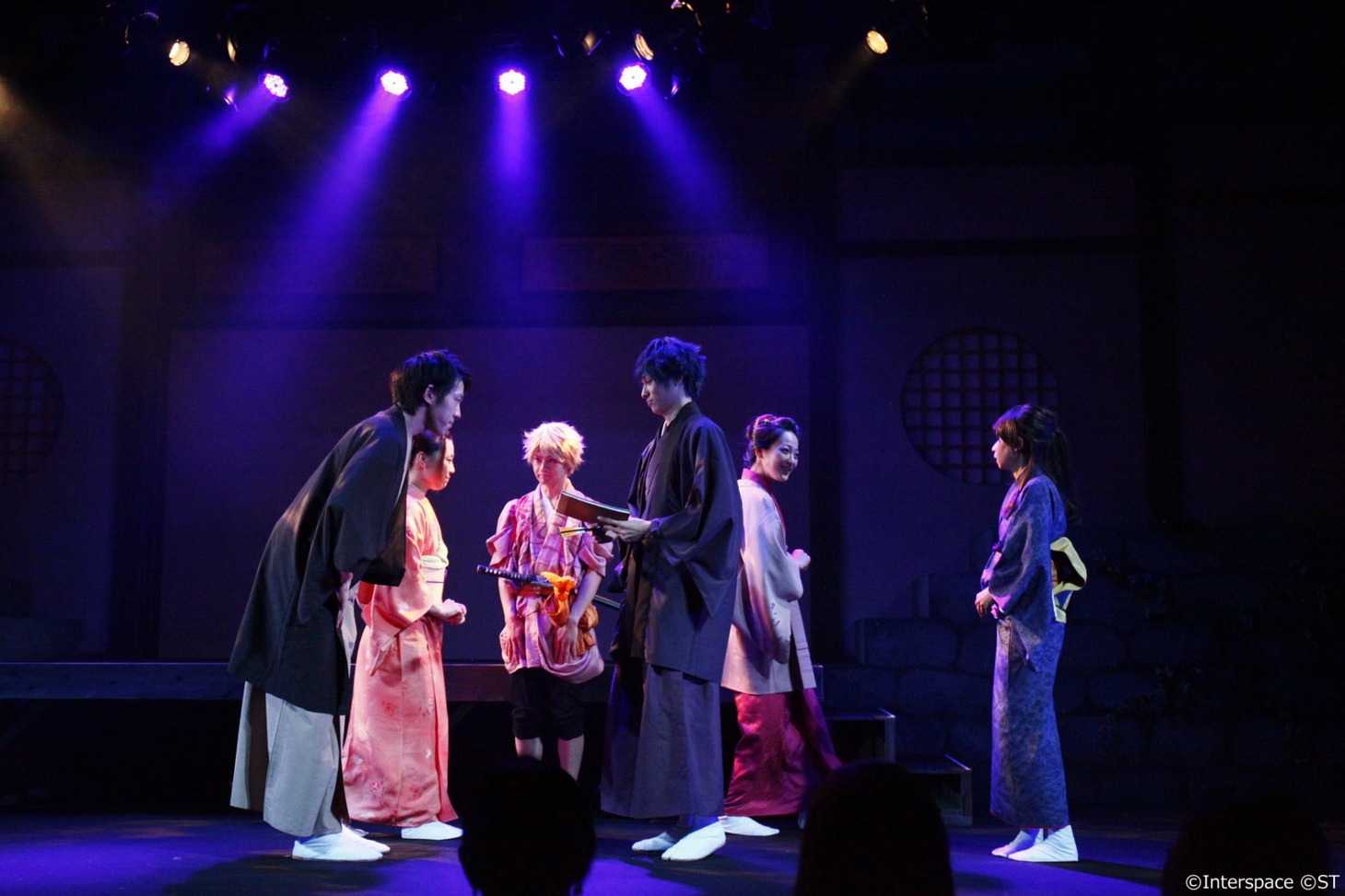 「夢舞台 艶が～る 初宴」より。（撮影：植田鉄平、菅原愛・リジュエ）