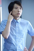 演出の中屋敷法仁。