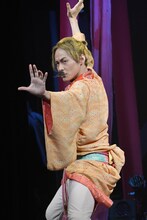 「おん・すてーじ『真夜中の弥次さん喜多さん』双」ゲネプロより。藤原祐規演じる喜多八。（撮影：鏡田伸幸）